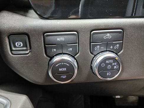 Used 2025 GMC Sierra 1500 Elevation AWD/4WD image 38
