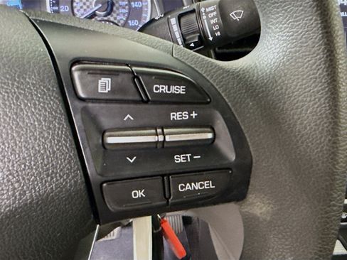 Used 2020 Hyundai Elantra SEL FWD image 15