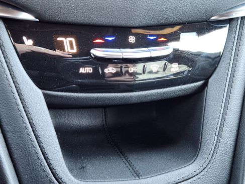 Certified 2025 Cadillac XT5 Premium Luxury image 18