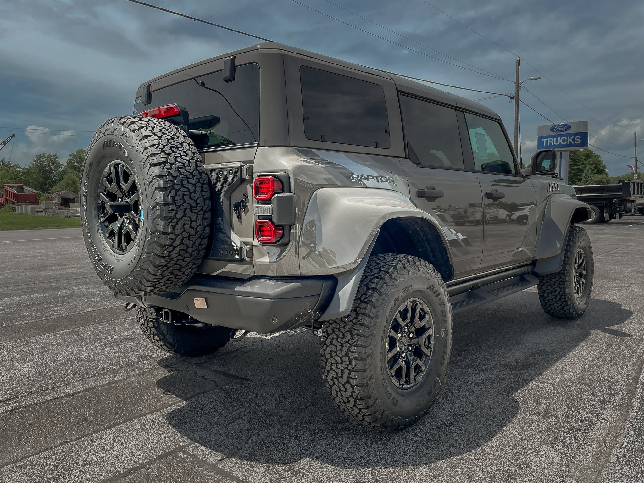 New 2026 Ford Bronco Raptor w/ Interior Carbon Fiber Pack AWD/4WD image 6