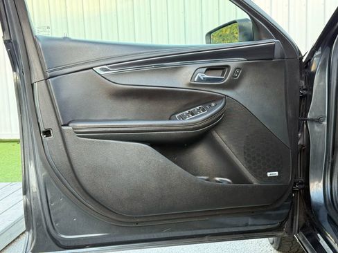 Used 2019 Chevrolet Impala LT w/ Sunroof and Spoiler Package image 11