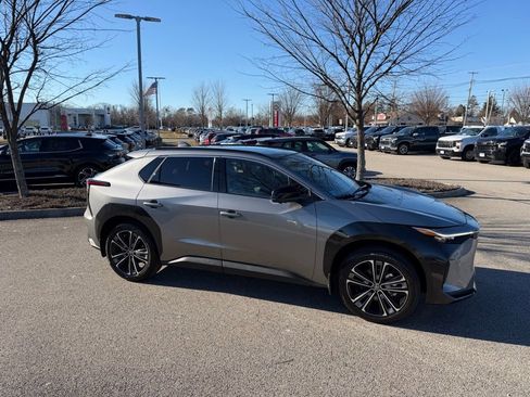 Used 2025 Toyota bZ4X Limited image 4