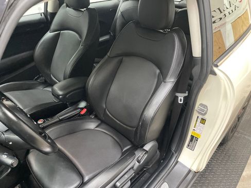 Used 2017 MINI Cooper S w/ Premium Package image 18