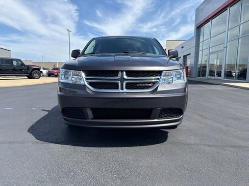 Used 2017 Dodge Journey SE FWD image 2
