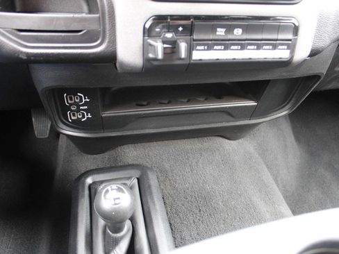 Used 2024 RAM 3500 Tradesman w/ Chrome Appearance Group AWD/4WD image 17
