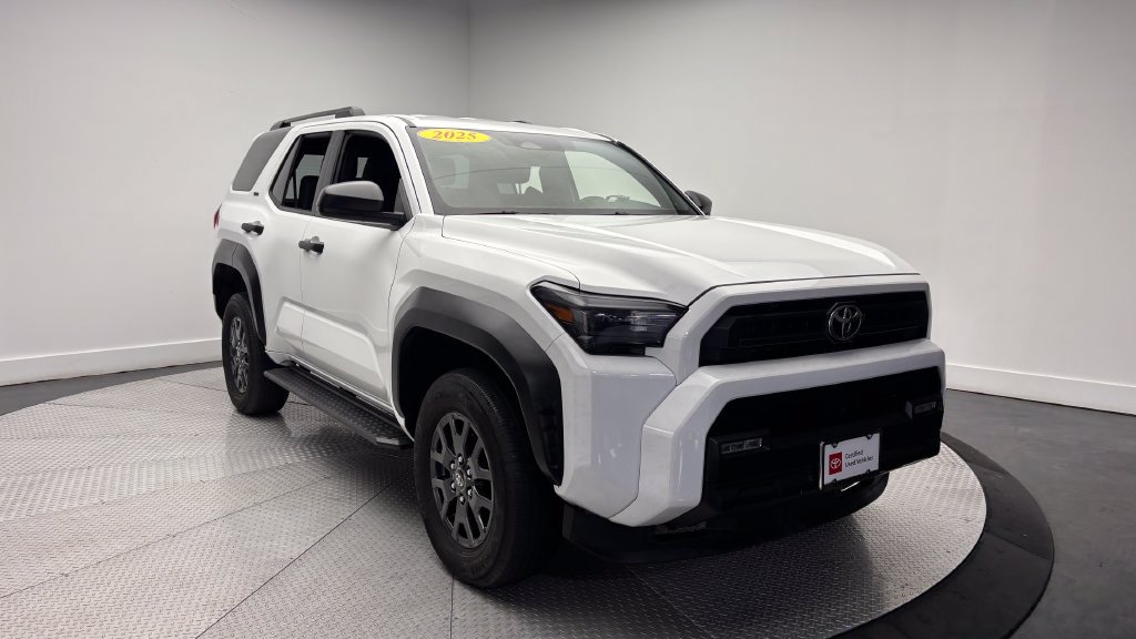 Used 2025 Toyota 4Runner SR5 AWD/4WD image 39