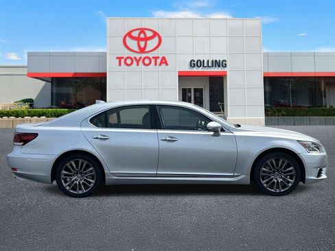 Used 2015 Lexus LS 460 w/ Comfort Package RWD image 6