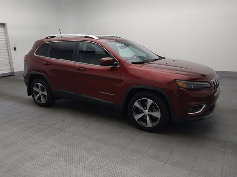 Used 2019 Jeep Cherokee Limited w/ Luxury Group FWD image 11
