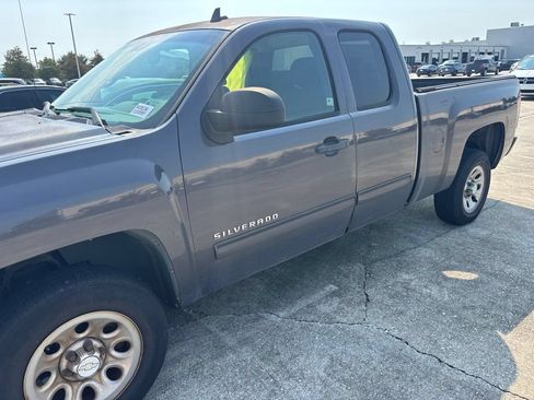 Used 2011 Chevrolet Silverado 1500 LS RWD image 1