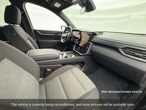 Used 2025 GMC Acadia Elevation image 16