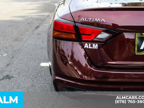 Used 2025 Nissan Altima 2.5 SV FWD image 12