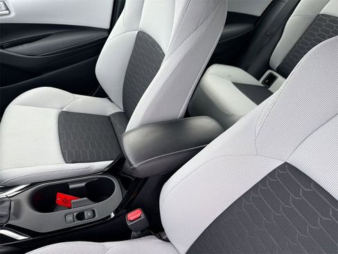 Used 2023 Toyota Corolla SE w/ SE Premium Package image 27