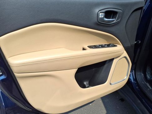 Used 2018 Jeep Compass Sport image 11