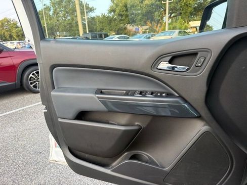 Used 2022 Chevrolet Colorado Z71 w/ Safety Package AWD/4WD image 10