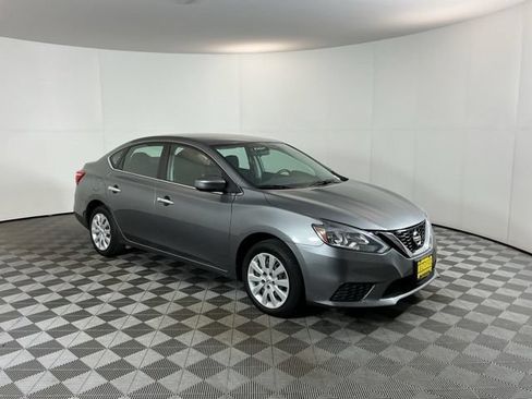 Used 2017 Nissan Sentra SV FWD image 3