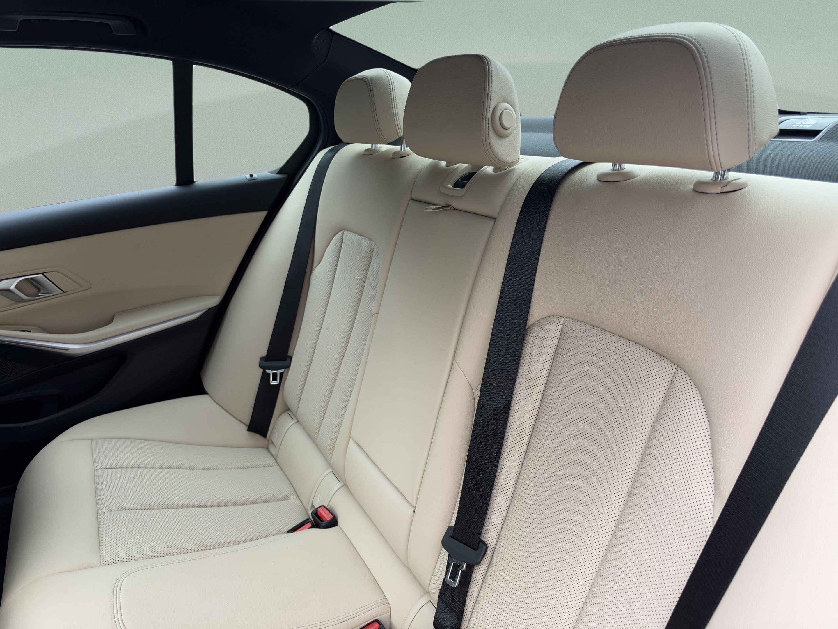 Used 2024 BMW 330i Sedan w/ Convenience Package RWD image 28