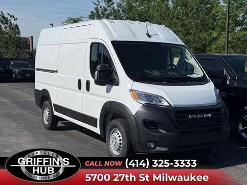 Used 2024 RAM ProMaster 2500 w/ Convenience Group FWD image 1