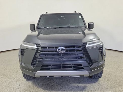 Used 2024 Lexus GX 550 AWD/4WD image 3