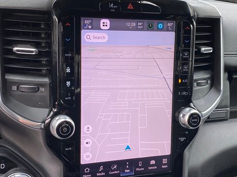 Used 2025 RAM 1500 Laramie image 27