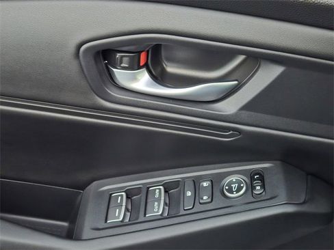 New 2025 Honda Accord SE image 18