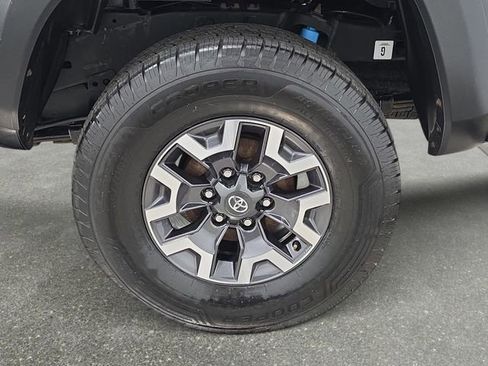 Used 2021 Toyota Tacoma TRD Off-Road AWD/4WD image 30