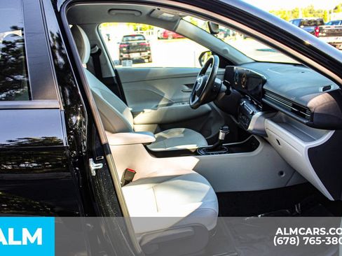 Used 2025 Hyundai Kona SEL FWD image 18