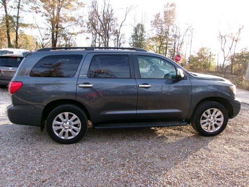 Used 2010 Toyota Sequoia Platinum image 10
