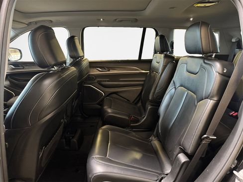 Used 2022 Jeep Grand Cherokee L Limited w/ Luxury Tech Group II image 24