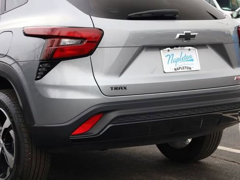 Used 2025 Chevrolet Trax RS w/ Sunroof Package image 7