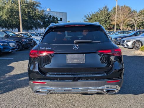 Used 2023 Mercedes-Benz GLC 300 w/ Exclusive Trim Package image 7