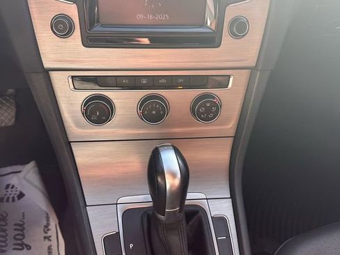 Used 2015 Volkswagen Golf TDI S image 14