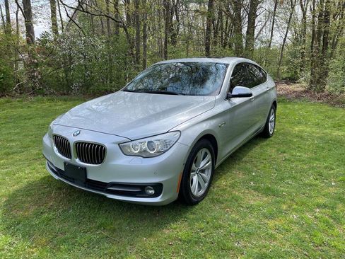 Used 2017 BMW 535i Gran Turismo image 11