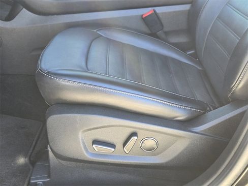 Used 2018 Ford Edge SEL w/ Equipment Group 201A image 26