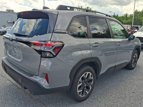 Used 2026 Subaru Forester Premium AWD/4WD image 4
