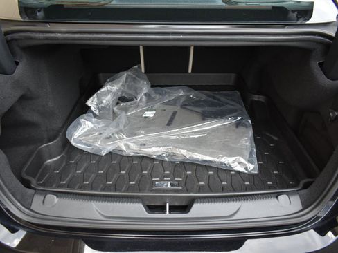 Used 2019 Jaguar XE Prestige RWD image 46