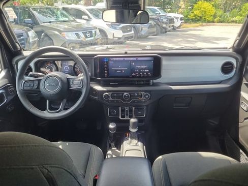 Used 2025 Jeep Wrangler Unlimited Sport AWD/4WD image 13