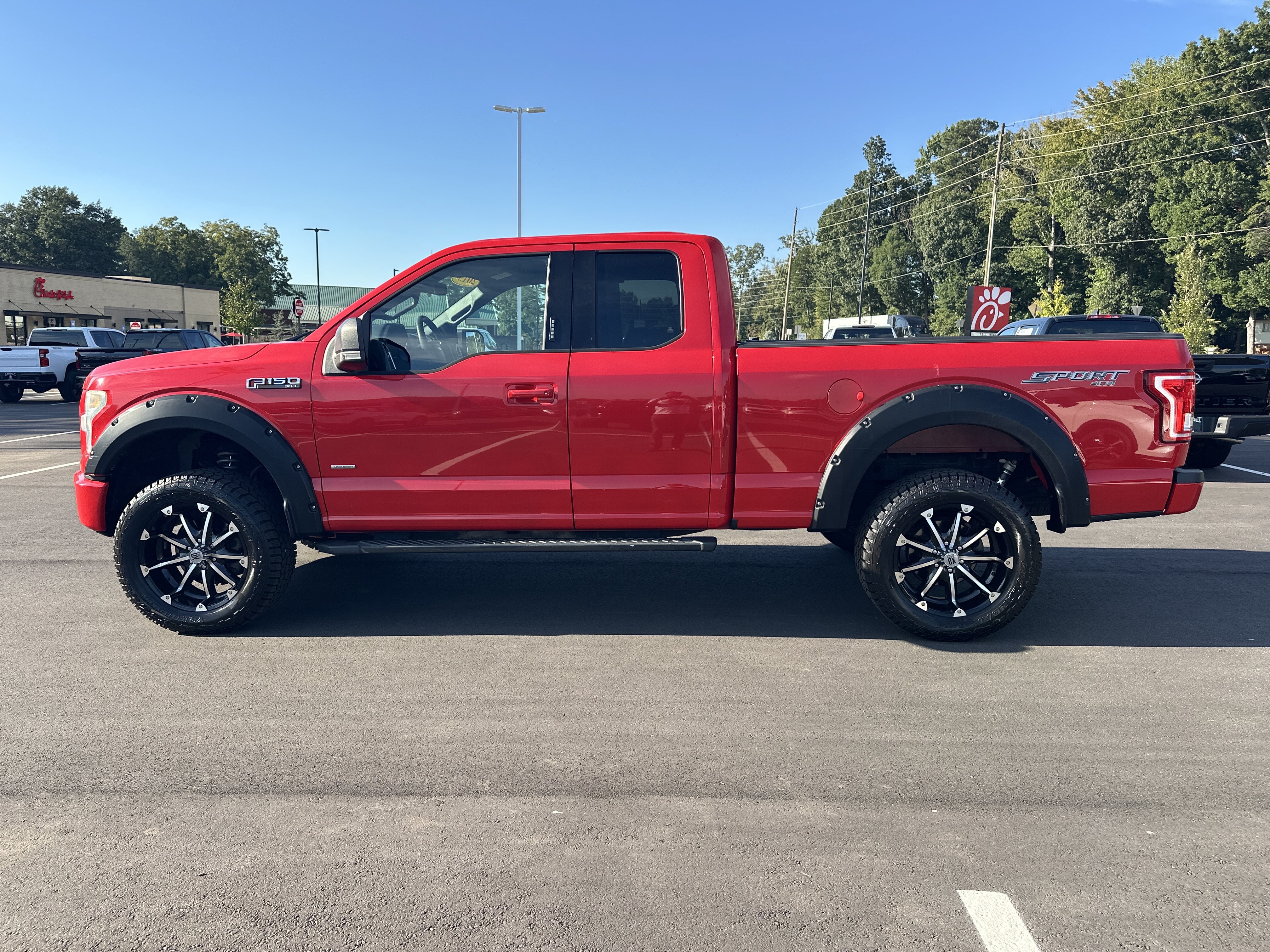 Used 2015 Ford F150 XLT w/ Equipment Group 302A Luxury AWD/4WD image 5