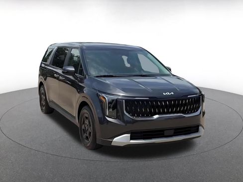 Used 2026 Kia Carnival FWD image 3