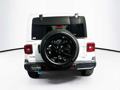Used 2024 Jeep Wrangler Unlimited Sahara AWD/4WD image 7