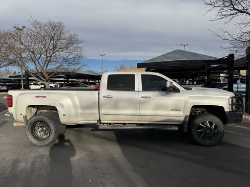 Used 2019 Chevrolet Silverado 3500 High Country w/ Duramax Plus Package image 3