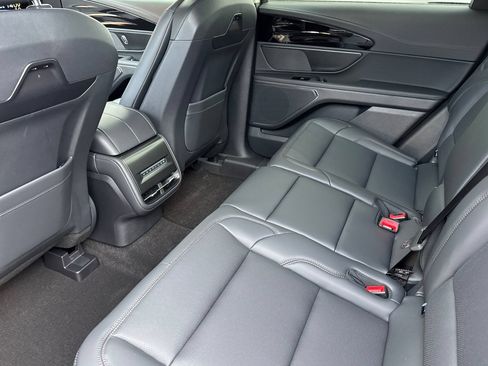 New 2026 Lincoln Nautilus Premier AWD/4WD image 9
