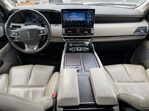 Used 2023 Lincoln Navigator L Reserve image 13