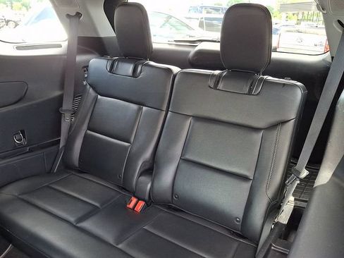 Used 2022 Ford Explorer Limited w/ Equipment Group 301A AWD/4WD image 8