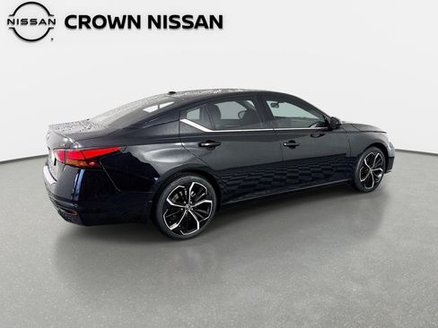 Certified 2023 Nissan Altima 2.5 SR w/ SR Premium Package FWD image 5
