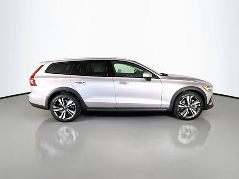 New 2026 Volvo V60 B5 Cross Country Plus w/ Climate Package image 8