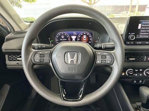 Used 2025 Honda Accord SE image 15