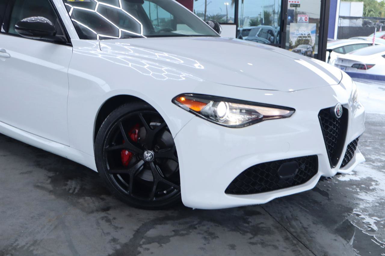 Used 2019 Alfa Romeo Giulia w/ Quick Order Package 22K Sport RWD image 2