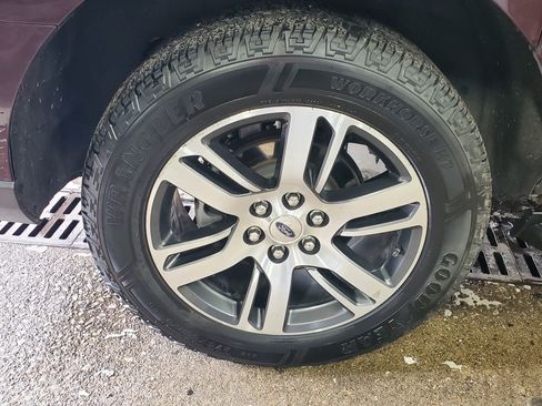 Used 2024 Ford Expedition Max Limited AWD/4WD image 6
