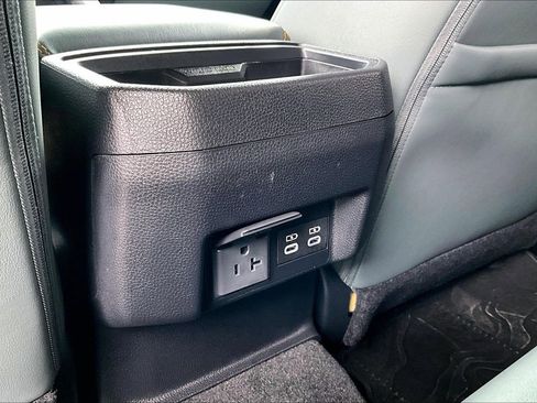 Used 2025 Toyota Tacoma 4x4 Double Cab Hybrid image 33