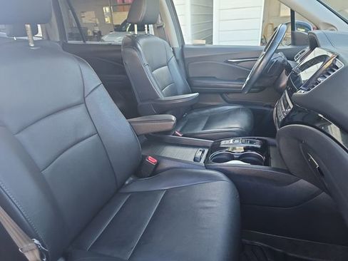 Used 2019 Honda Pilot Touring image 10